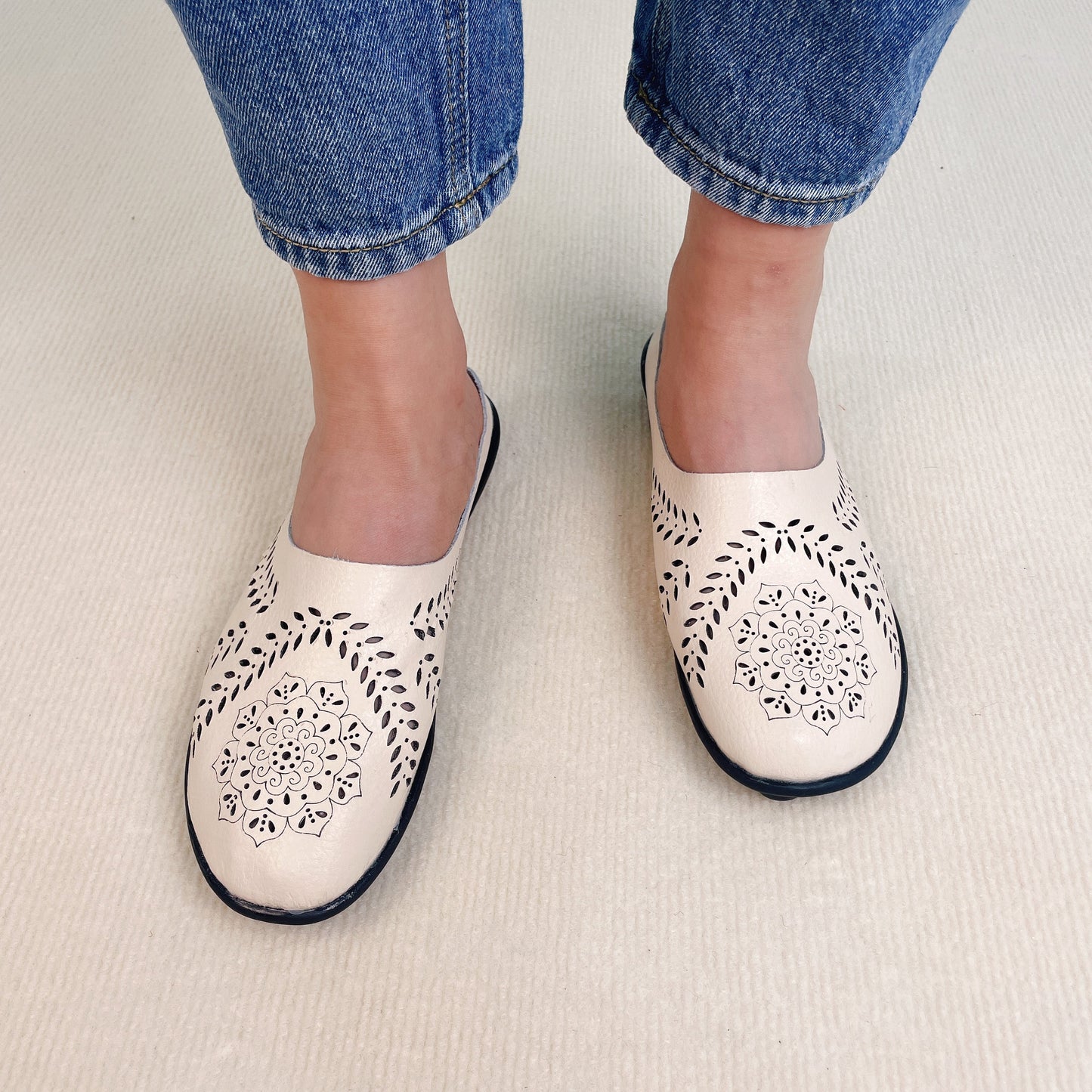 🏆 2026 Best Seller – Women’s Wide Toe Box & Wide Size Leather Mules ( 🔥Last Day 80% OFF)
